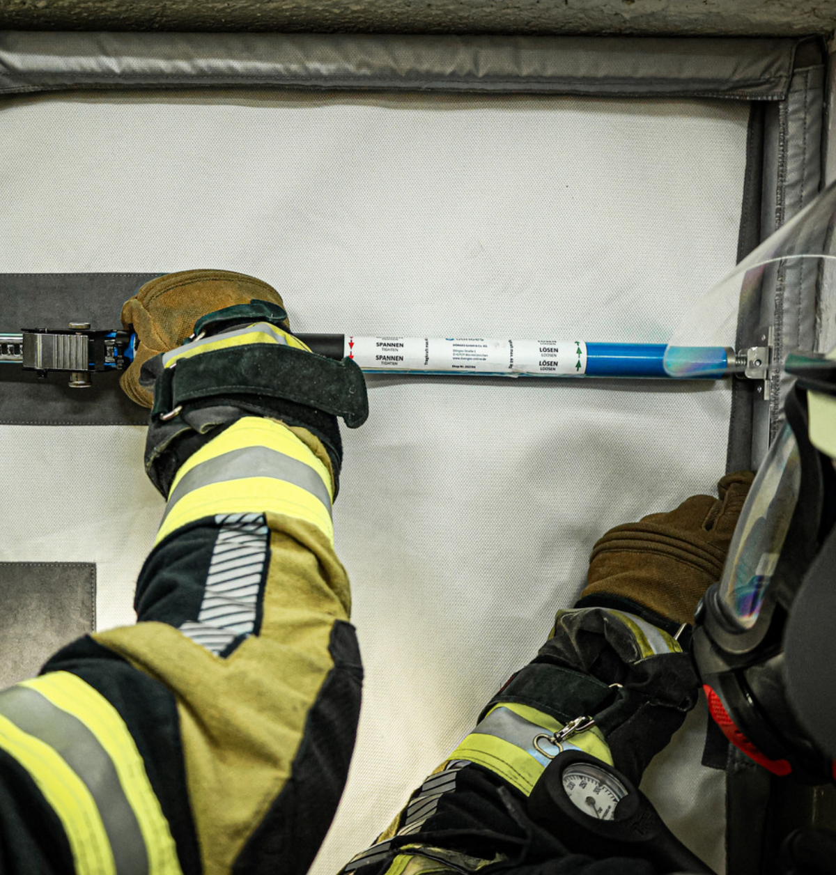 Dönges Rauchschutzvorhang Smoke Defender 70-115 cm; mit Tasche